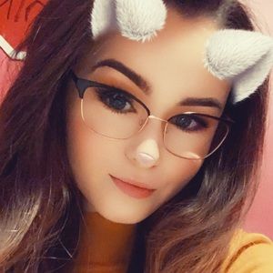 Meet your Posher, Karly